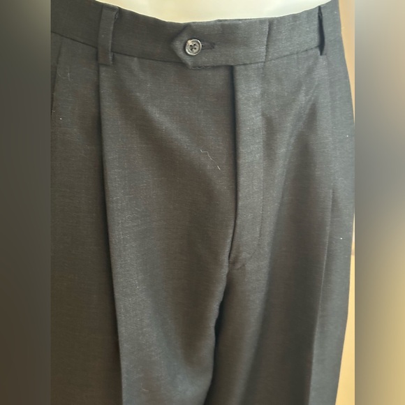 Hart Schaffner Marx Charcoal Gray Pleated Front Deep Pockets Dress Pants Sz 34. - Picture 2 of 15